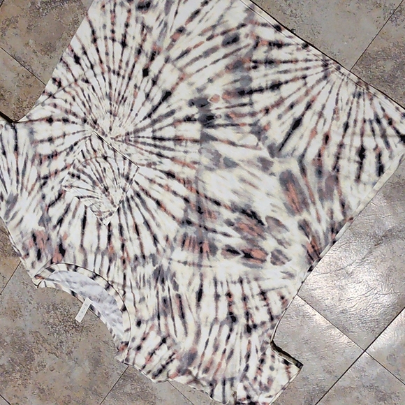 NWOT Women's Boutique Brand Top - Picture 6 of 13